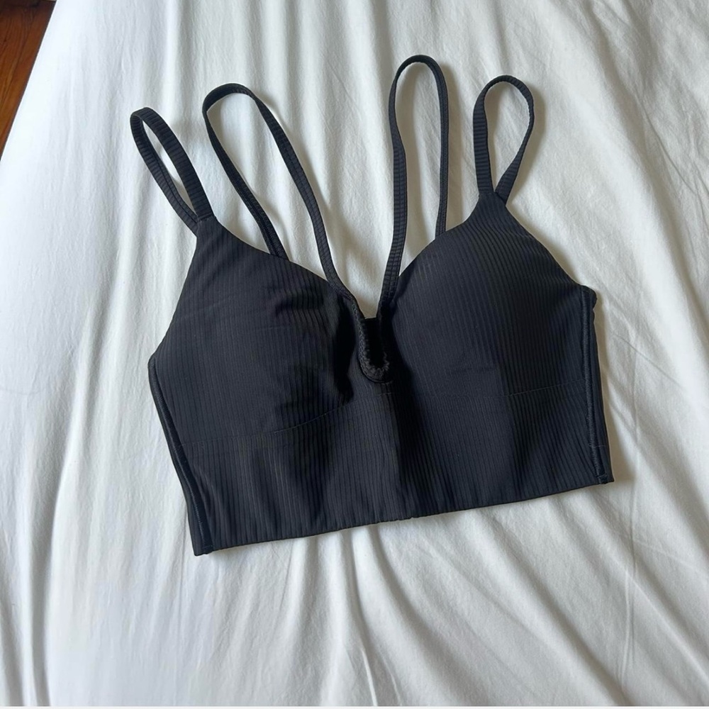 Lululemon black strappy bra